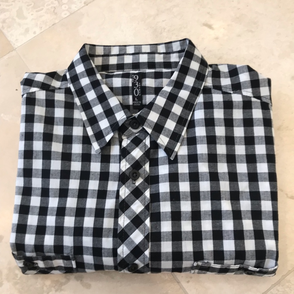Black and white long sleeve dress shirt